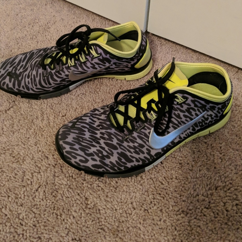 Nike tennis shoes